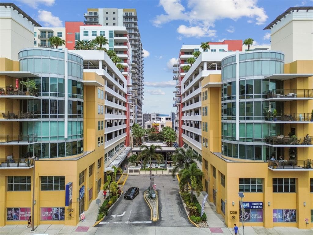 1120 E KENNEDY BOULEVARD UNIT 724 TAMPA, FL 33602