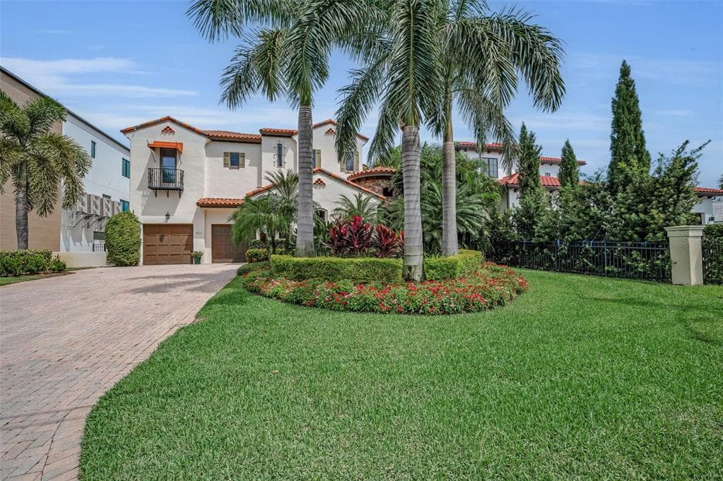 801 BRIGHTWATERS BOULEVARD NE ST PETERSBURG, FL 33704