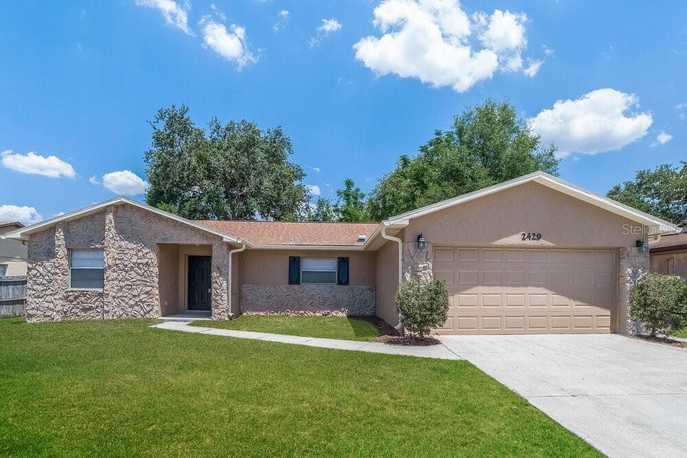 2429 FRANKLIN DRIVE KISSIMMEE, FL 34744
