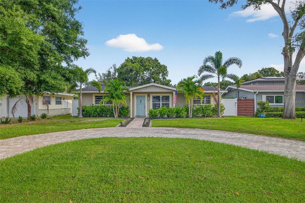 637 41ST AVENUE NE ST PETERSBURG, FL 33703