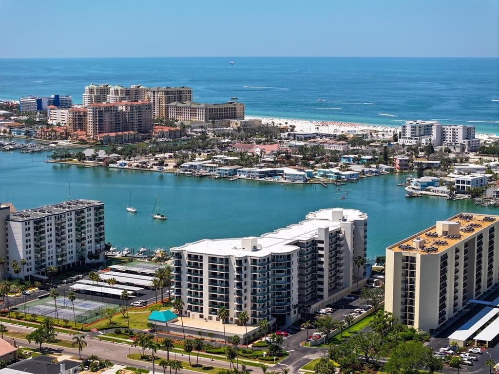 670 ISLAND WAY UNIT 604 CLEARWATER BEACH, FL 33767