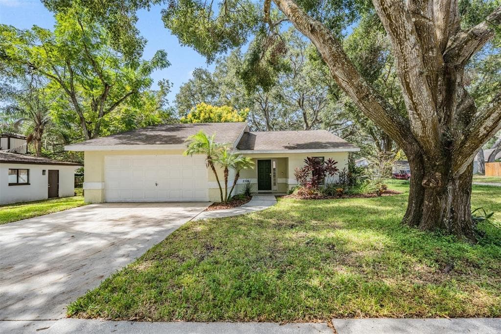 2326 FORREST CREST CIRCLE LUTZ, FL 33549