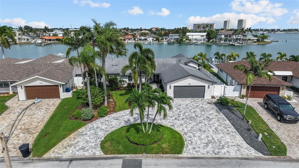1236 79TH STREET S ST PETERSBURG, FL 33707