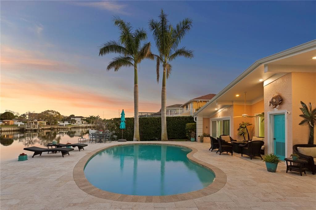3943 FONTAINEBLEAU DRIVE TAMPA, FL 33634