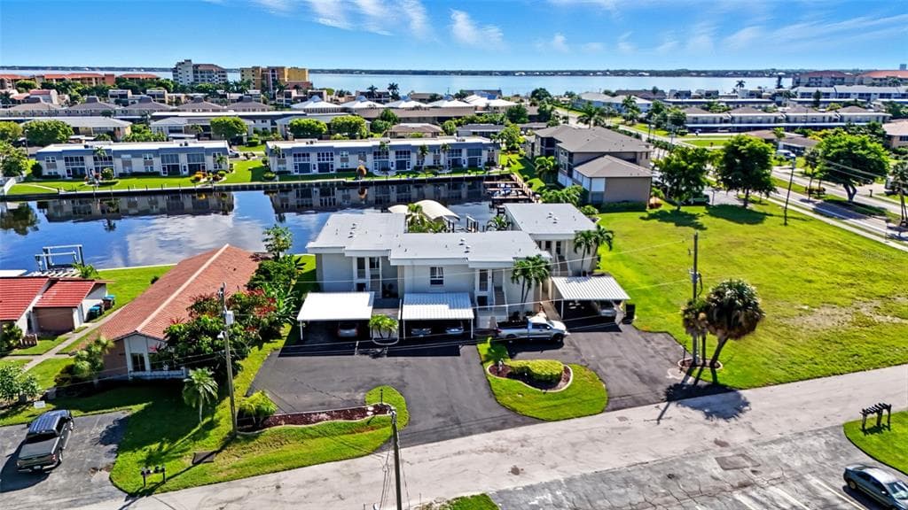 4115 SE 18TH PLACE UNIT 201 CAPE CORAL, FL 33904