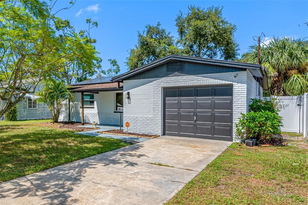 1411 39TH AVENUE N ST PETERSBURG, FL 33703