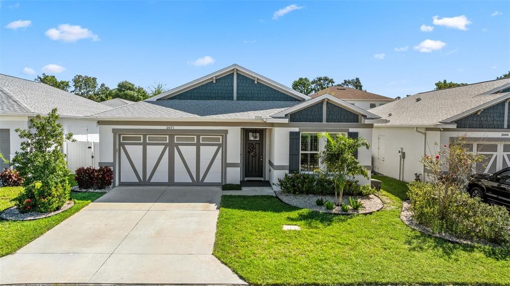 2071 PARAGON CIRCLE W CLEARWATER, FL 33755