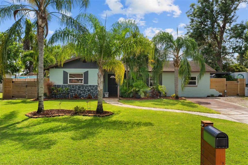 10964 TEMPLE AVENUE SEMINOLE, FL 33772