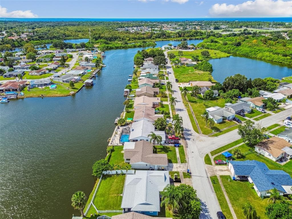 3222 JACKSON DRIVE HOLIDAY, FL 34691