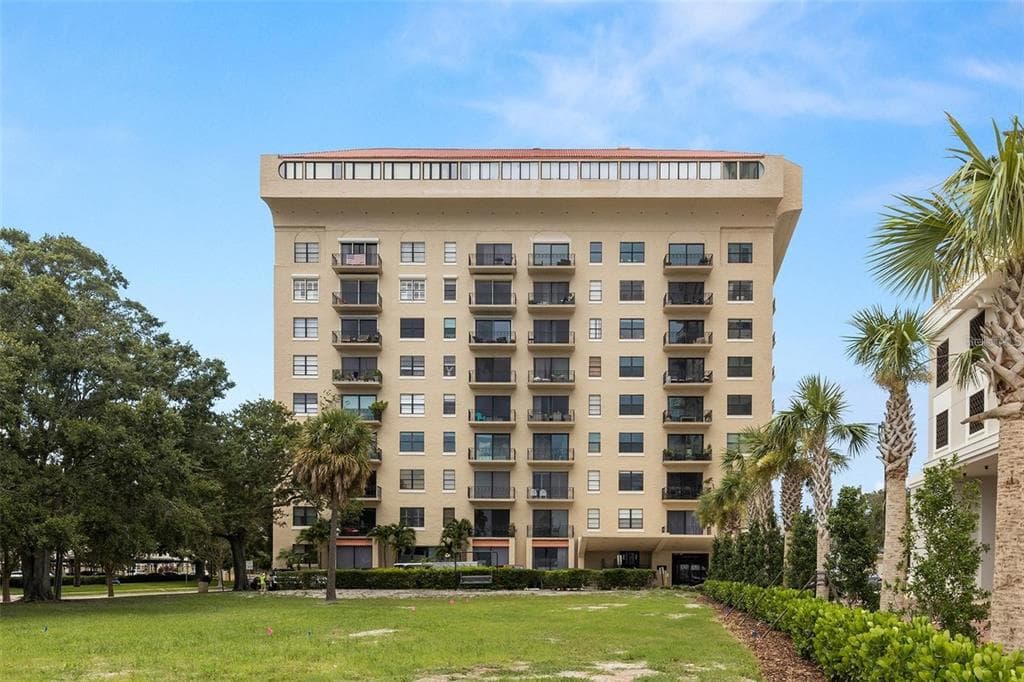 2109 BAYSHORE BOULEVARD UNIT 210 TAMPA, FL 33606