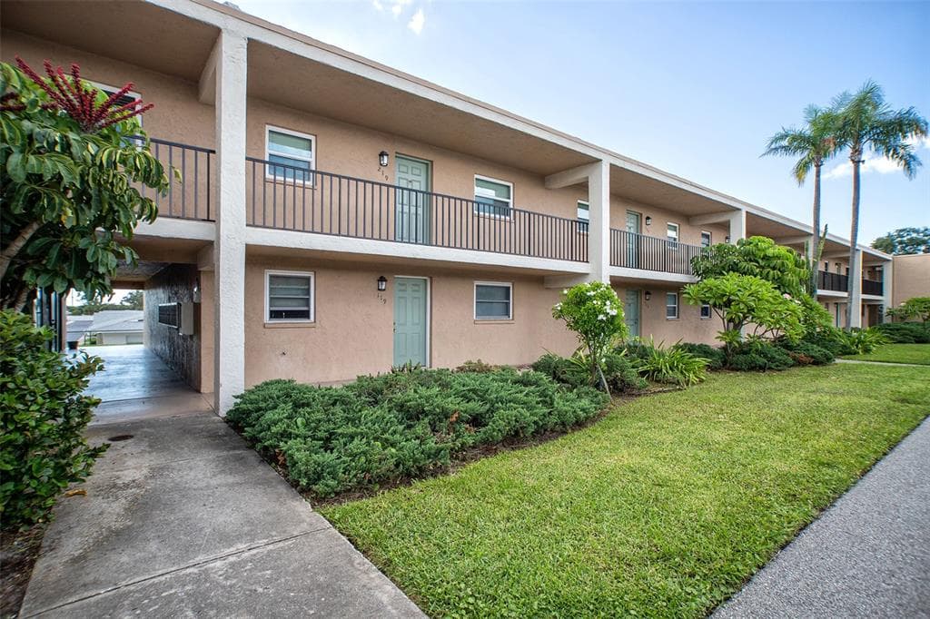 12300 PARK BOULEVARD UNIT 219 SEMINOLE, FL 33772