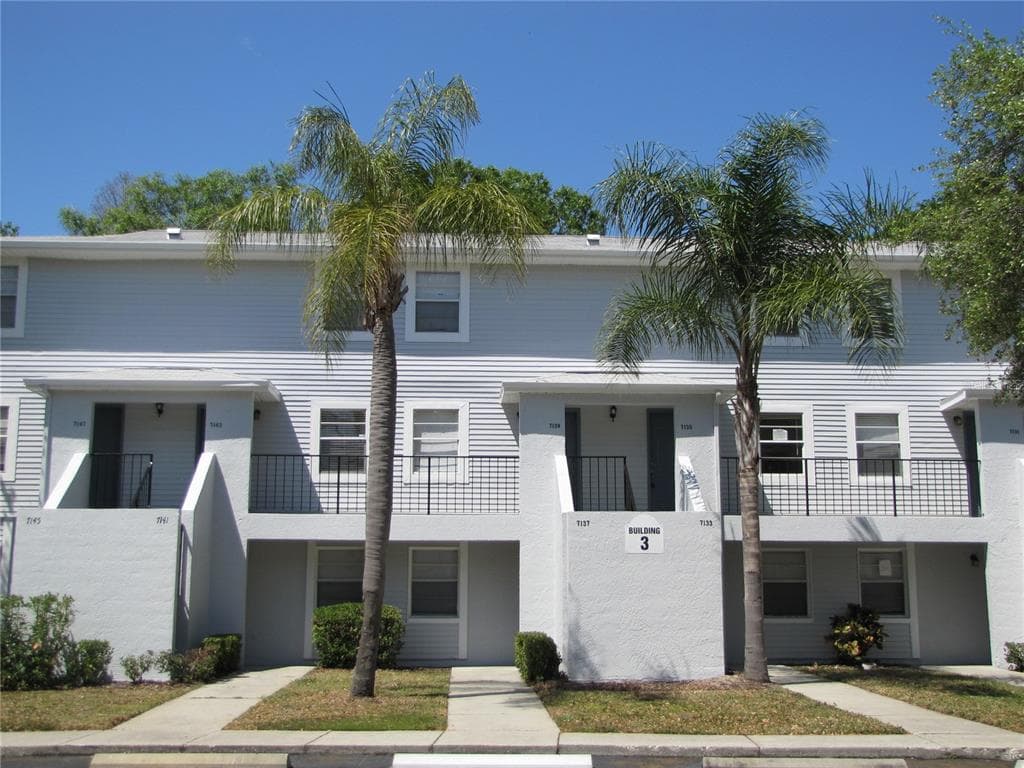 7137 E BANK DRIVE UNIT 7137 TAMPA, FL 33617