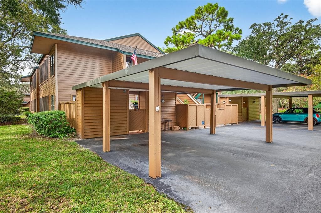 2003 LENNOX ROAD E UNIT 2003 PALM HARBOR, FL 34683
