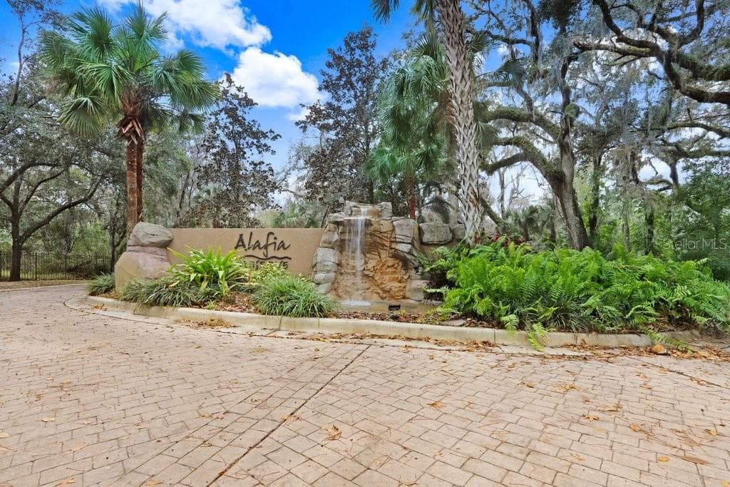 4872 RAMBLING RIVER ROAD BRANDON, FL 33511