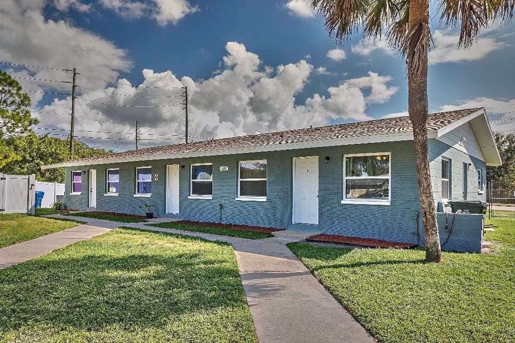 5202 LAUREL PLACE CLEARWATER, FL 33760