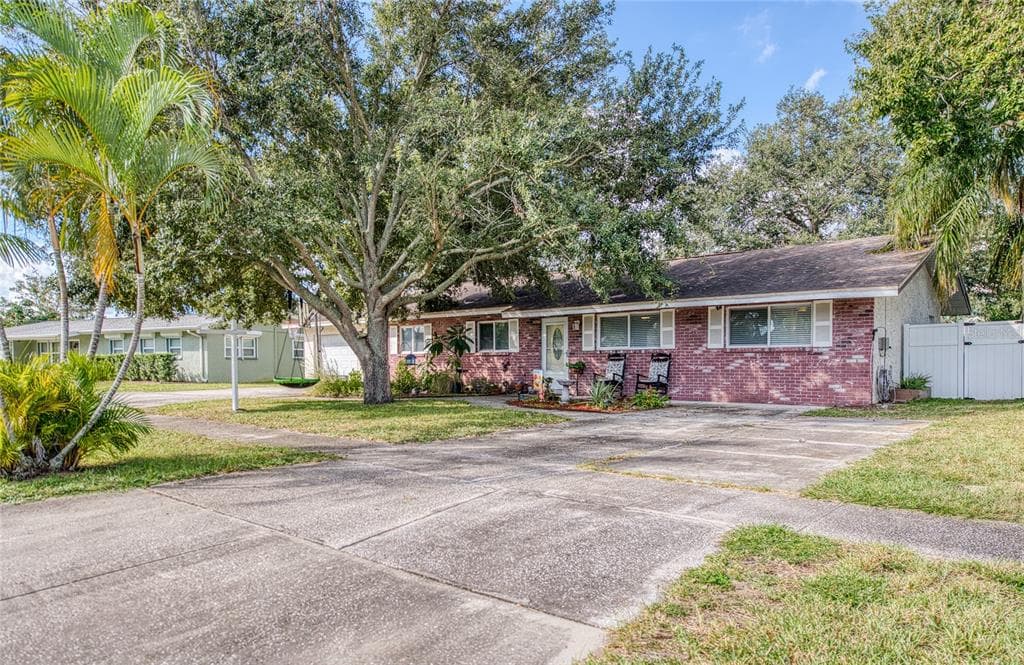 15480 BRISTOL CIRCLE W CLEARWATER, FL 33764