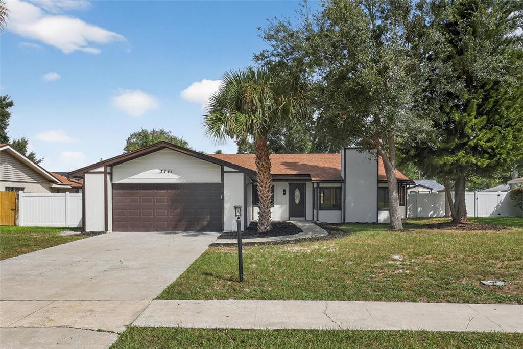 3441 CALGARY LANE MOUNT DORA, FL 32757