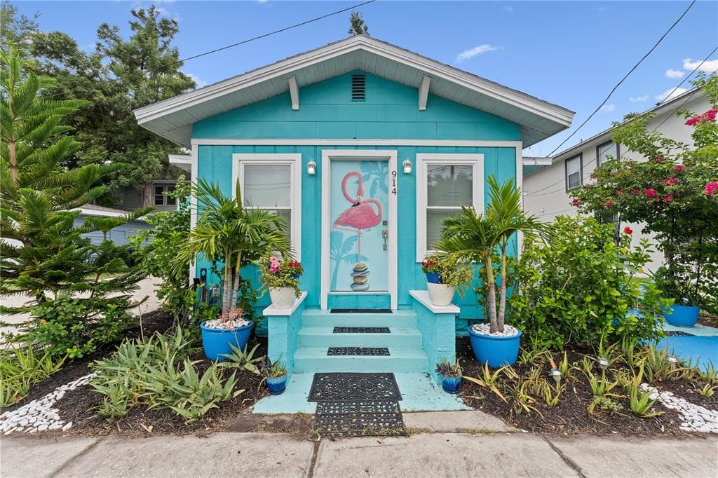 914 S 8TH STREET N UNIT 1 ST PETERSBURG, FL 33701