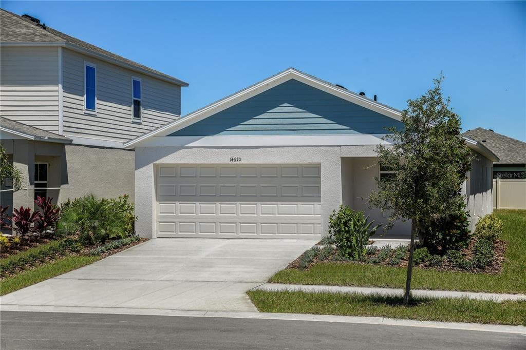 4711 ROLLING LAKE LANE DAVENPORT, FL 33837