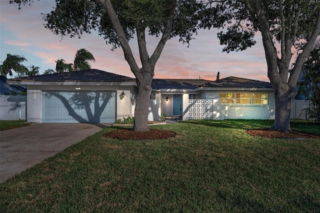 1695 CLEARWATER HARBOR DRIVE