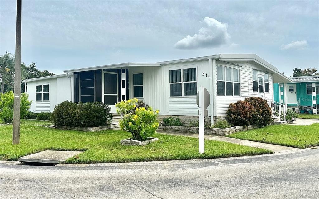 9790 66TH STREET N UNIT 310 PINELLAS PARK, FL 33782