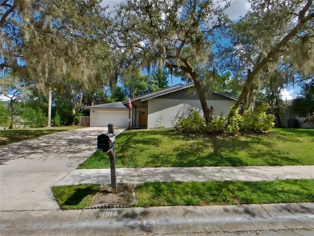 1514 CANARY STREET LONGWOOD, FL 32750