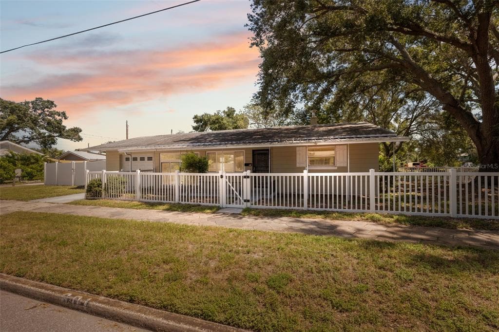 801 46TH STREET N ST PETERSBURG, FL 33713