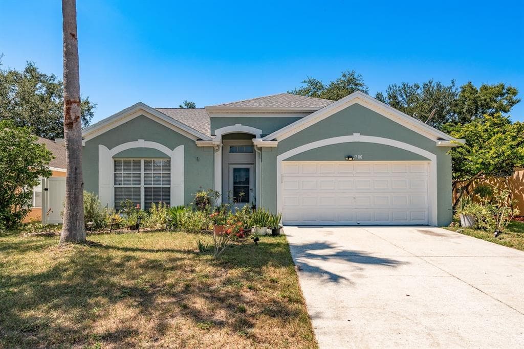 1786 BIARRITZ CIRCLE TARPON SPRINGS, FL 34689