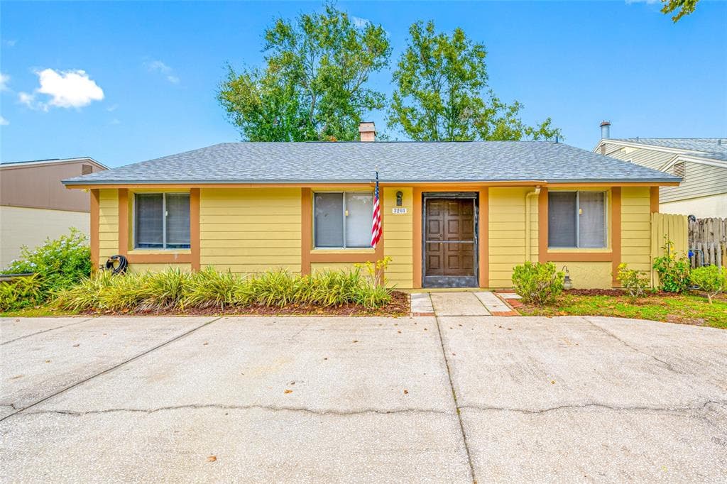 3203 SANDSPUR DRIVE TAMPA, FL 33618