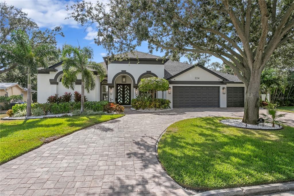 224 TOLEDO WAY NE ST PETERSBURG, FL 33704