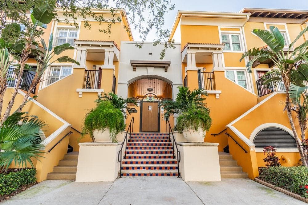 200 4TH AVENUE S UNIT 318 ST PETERSBURG, FL 33701
