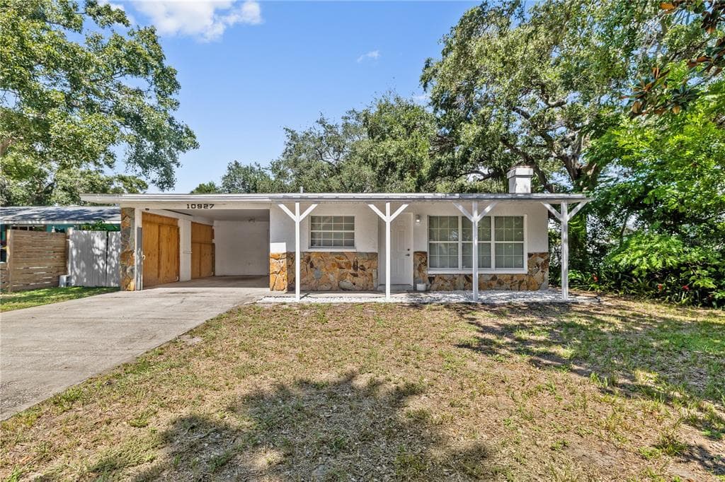 10927 72ND AVENUE SEMINOLE, FL 33772