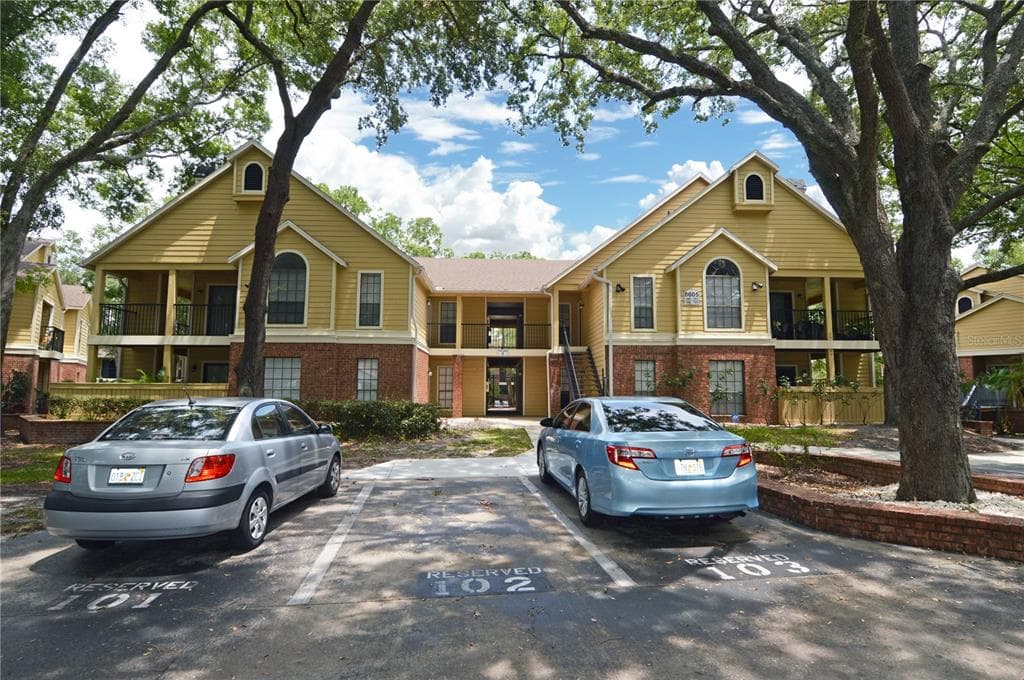 8605 MALLARD RESERVE DRIVE UNIT 204 TAMPA, FL 33614