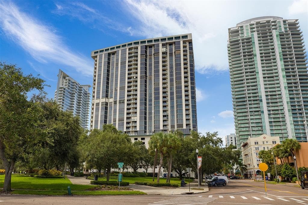 1 BEACH DRIVE SE UNIT 2710