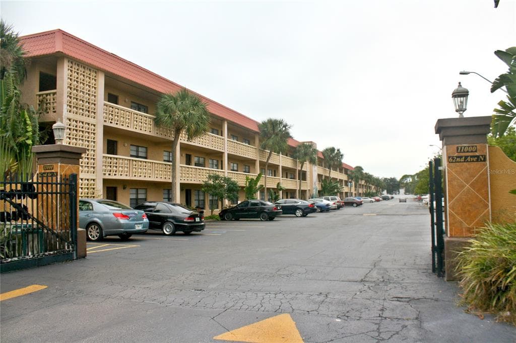 11000 62ND AVENUE UNIT 103A SEMINOLE, FL 33772