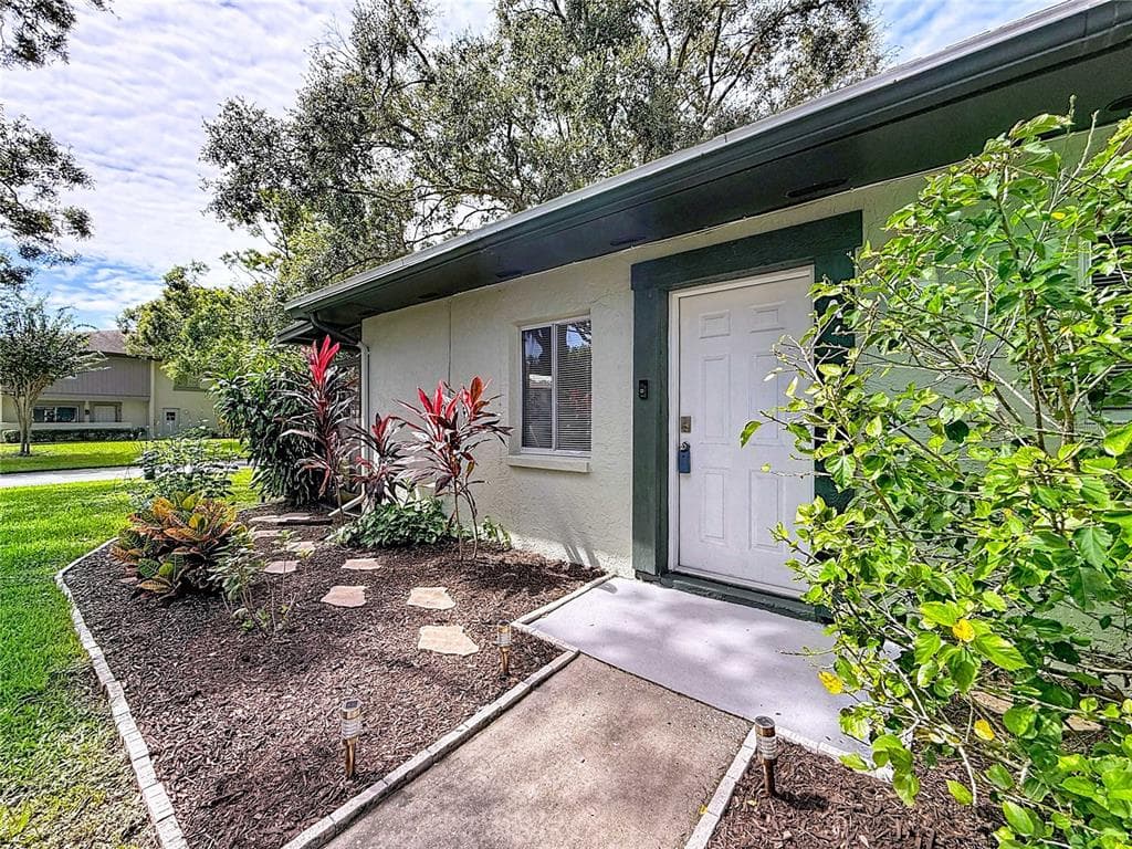 2904 LICHEN LANE UNIT A CLEARWATER, FL 33760