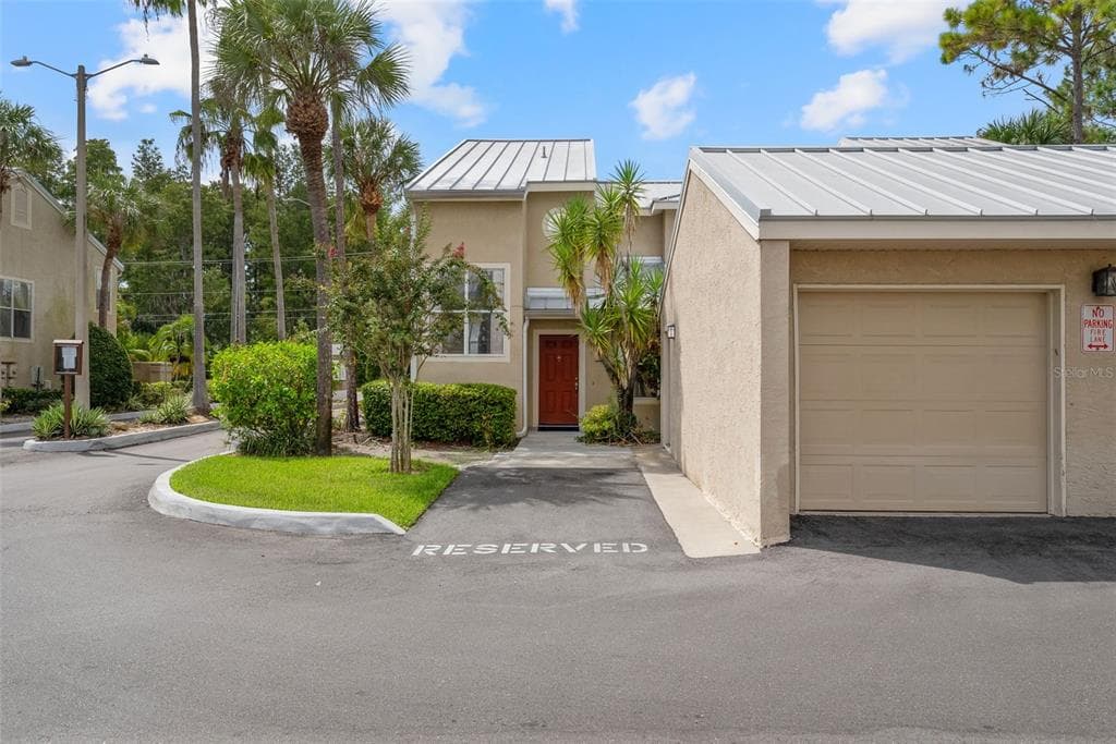13010 LORNA PLACE TAMPA, FL 33618