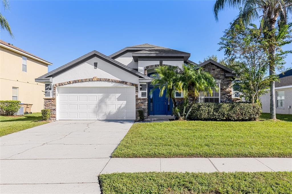 4037 LONGWORTH LOOP KISSIMMEE, FL 34744