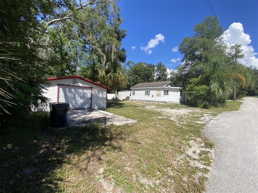 11706 HILLS ROAD SEFFNER, FL 33584