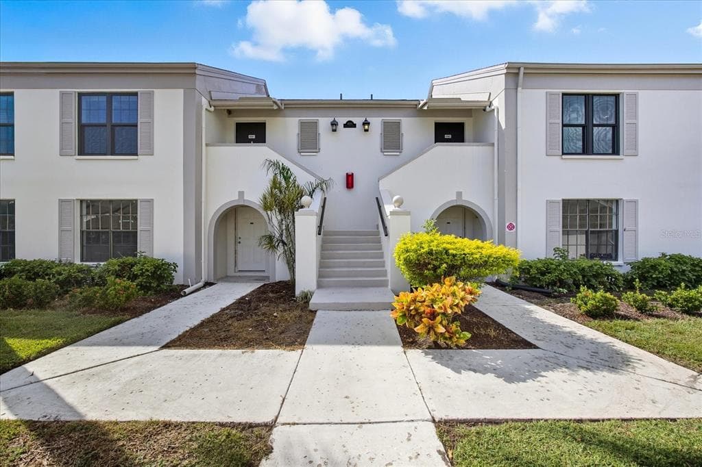 2460 HERON TERRACE UNIT 202E CLEARWATER, FL 33762
