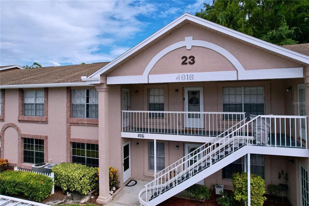 4916 SUNNYBROOK DRIVE UNIT 14