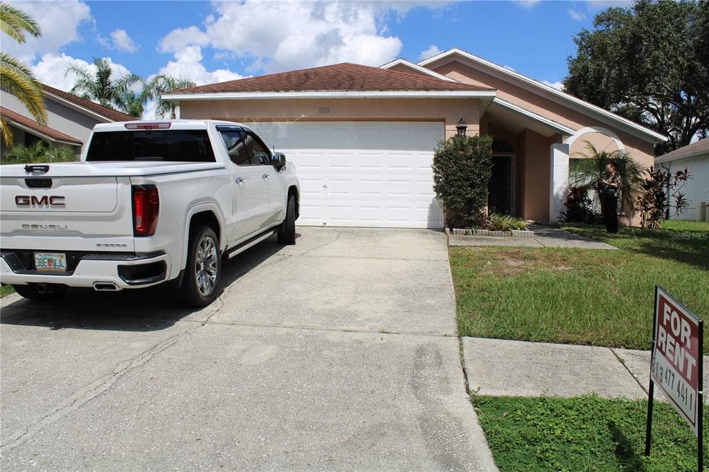 11111 BLOOMINGTON DRIVE TAMPA, FL 33635