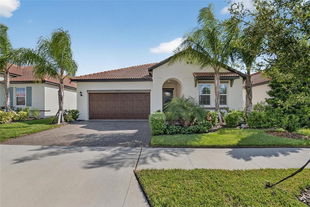 17135 HOLLY WELL AVENUE WIMAUMA, FL 33598