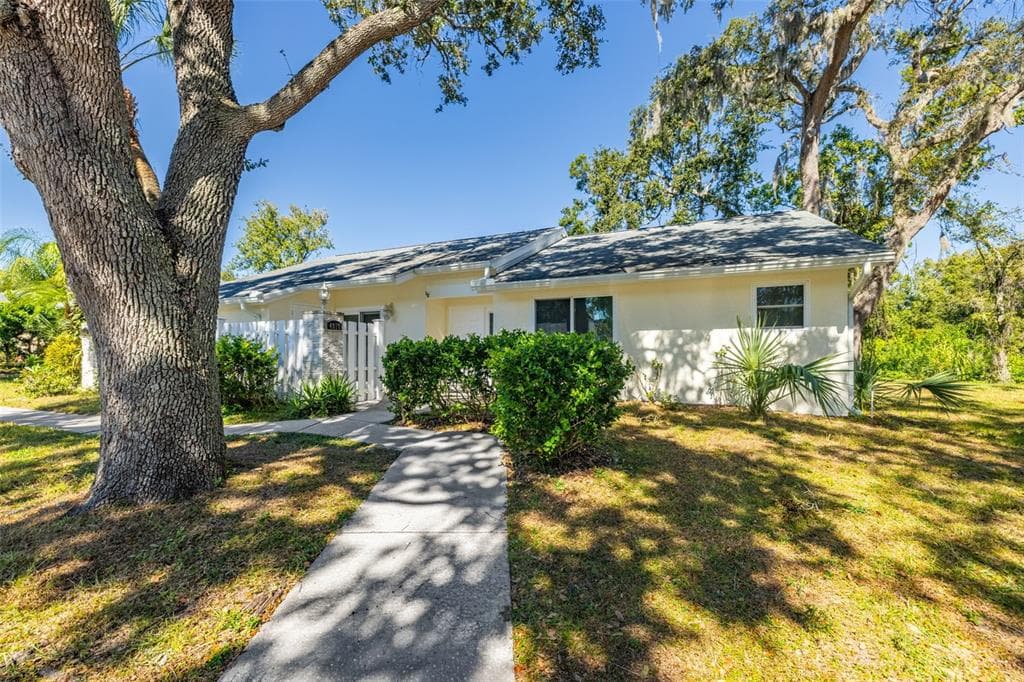 4016 POINCIANA COURT PALM HARBOR, FL 34684