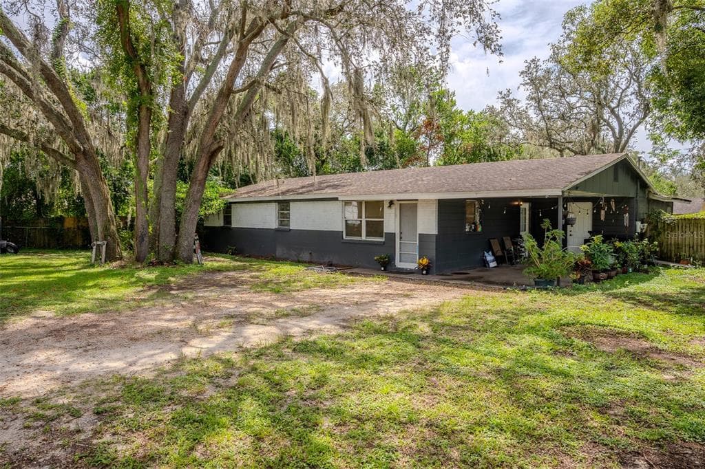 4617 E SENECA AVENUE TAMPA, FL 33617