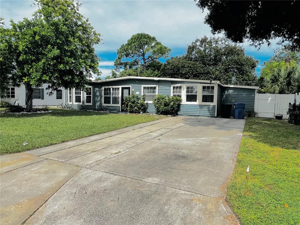 6710 KINGSWOOD DRIVE N ST PETERSBURG, FL 33702