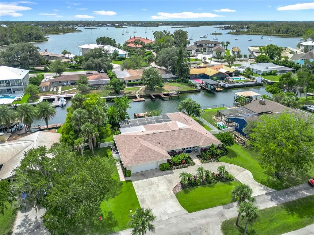 710 SE 1ST COURT CRYSTAL RIVER, FL 34429