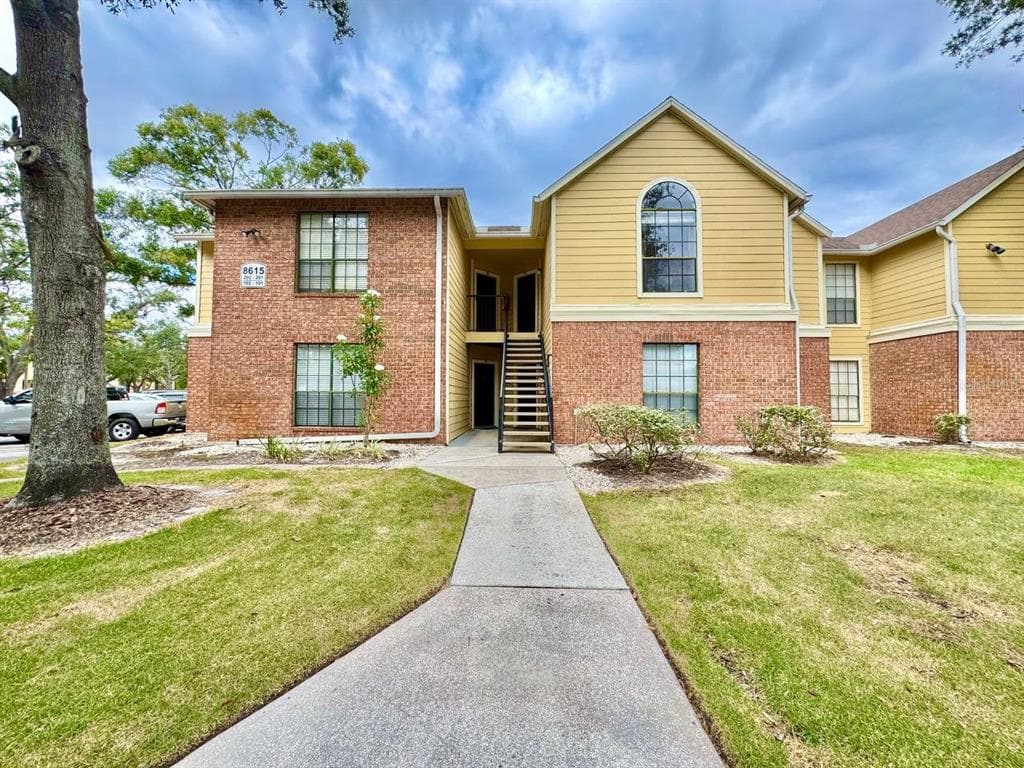 8615 MALLARD RESERVE DRIVE UNIT 201 TAMPA, FL 33614
