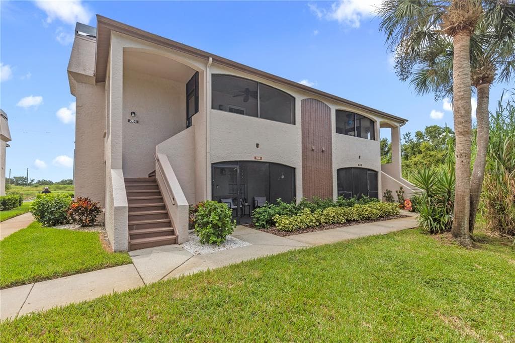 2969 BONAVENTURE CIRCLE UNIT 104 PALM HARBOR, FL 34684