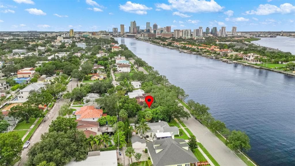 424 CHANNEL DRIVE TAMPA, FL 33606